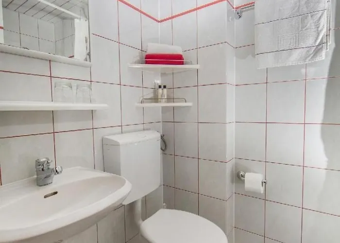 In Pjescana Uvala Mit Gemeinschaftspoo By Interhome * Pula