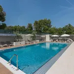 Apartamento In Pjescana Uvala Mit Gemeinschaftspoo By Interhome
