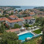 In Pjescana Uvala Mit Gemeinschaftspoo By Interhome Apartamento *