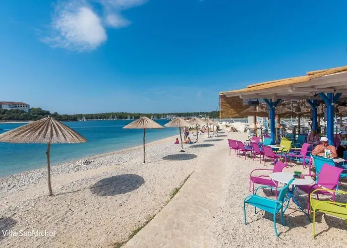 In Pjescana Uvala Mit Gemeinschaftspoo By Interhome * Pula